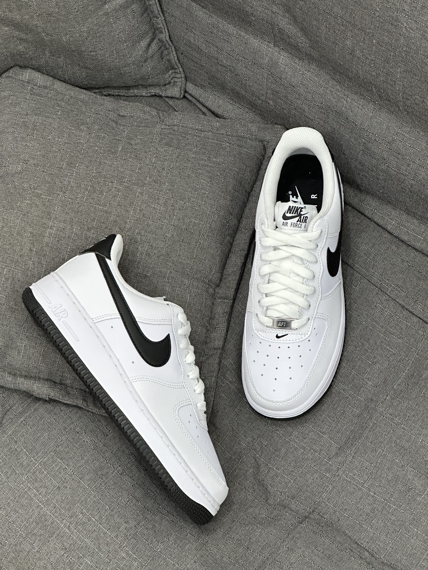Nike Air Force 1 經典黑白熊貓