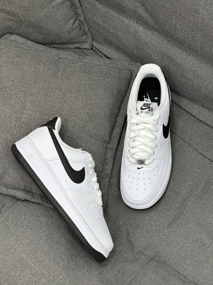 Nike Air Force 1 經典黑白熊貓