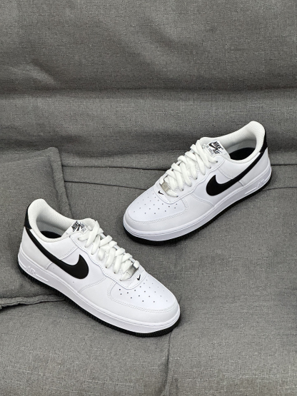 Nike Air Force 1 經典黑白熊貓