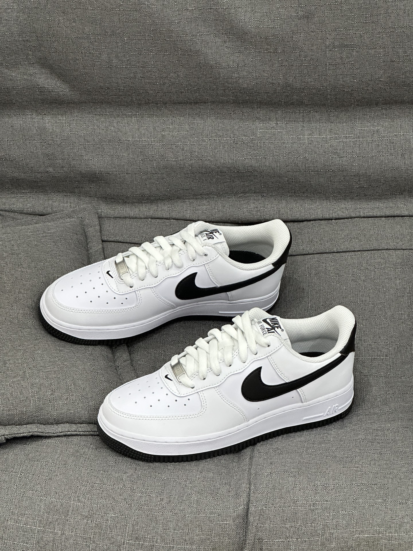 Nike Air Force 1 經典黑白熊貓