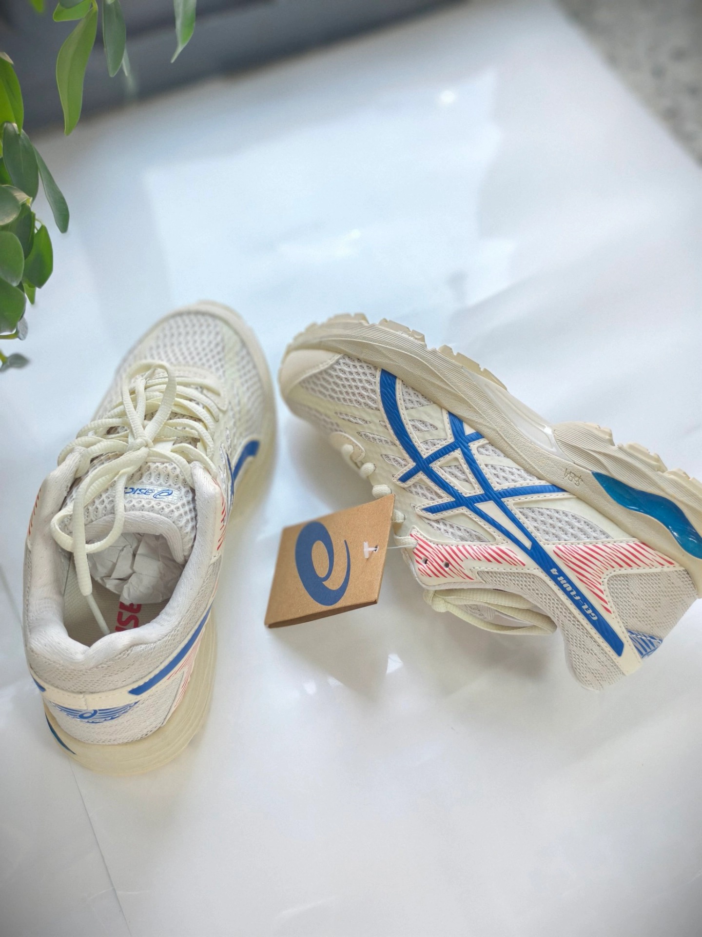 Asics 跑鞋