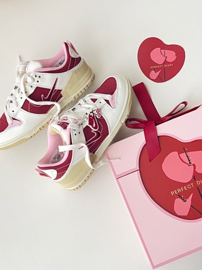 Nike dunk 情人節