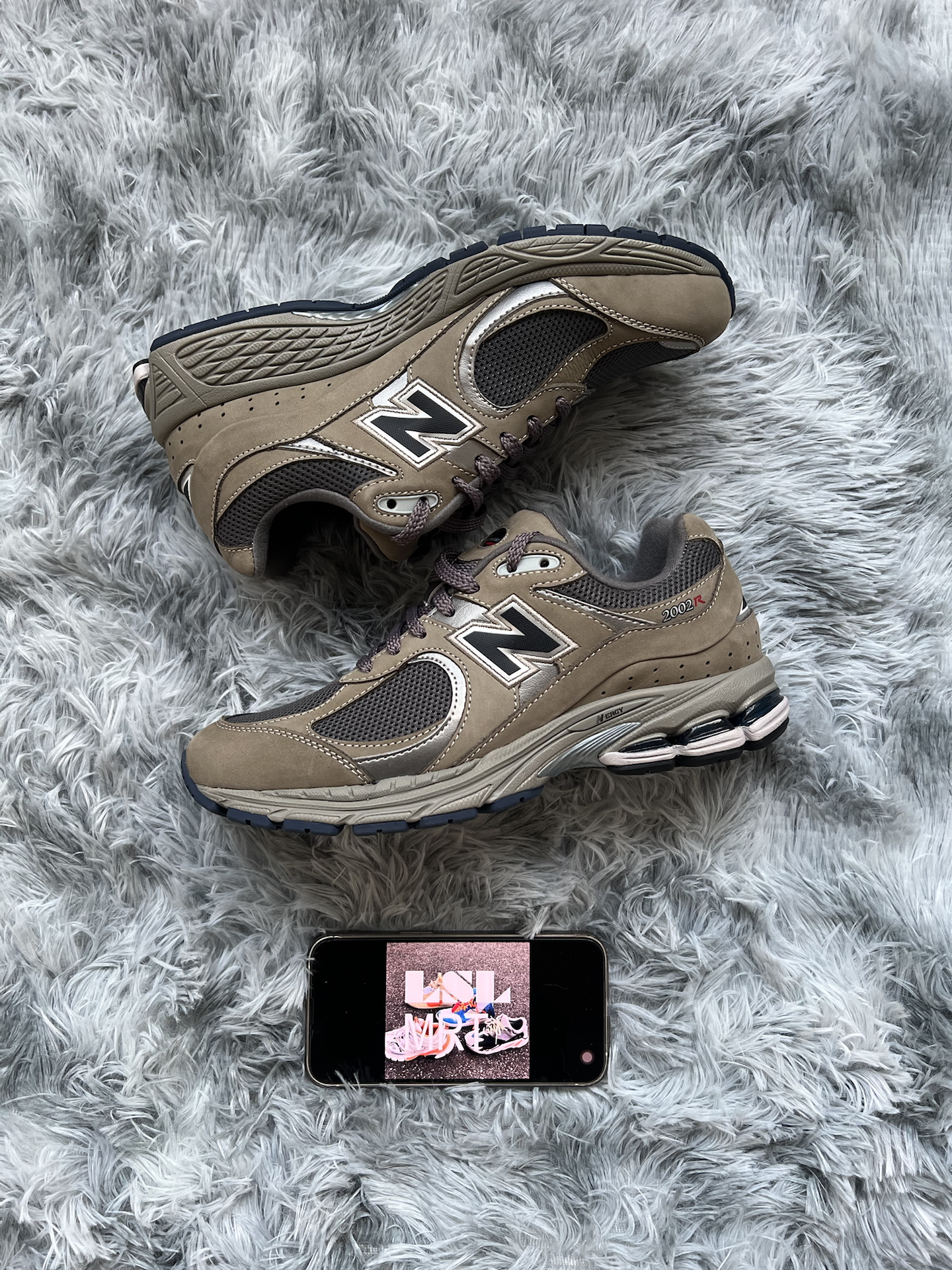 New Balance NB 2002R跑步鞋 灰黑低筒 人造皮革減震耐磨 百搭舒適運動鞋