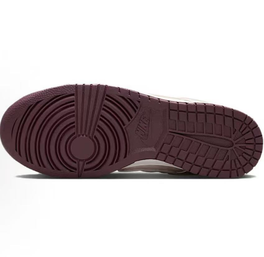 Nike Dunk Low "Valentine’s Day"