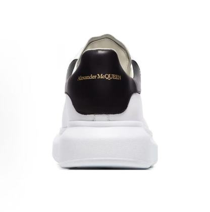 Alexander McQueen亞歷山大麥昆