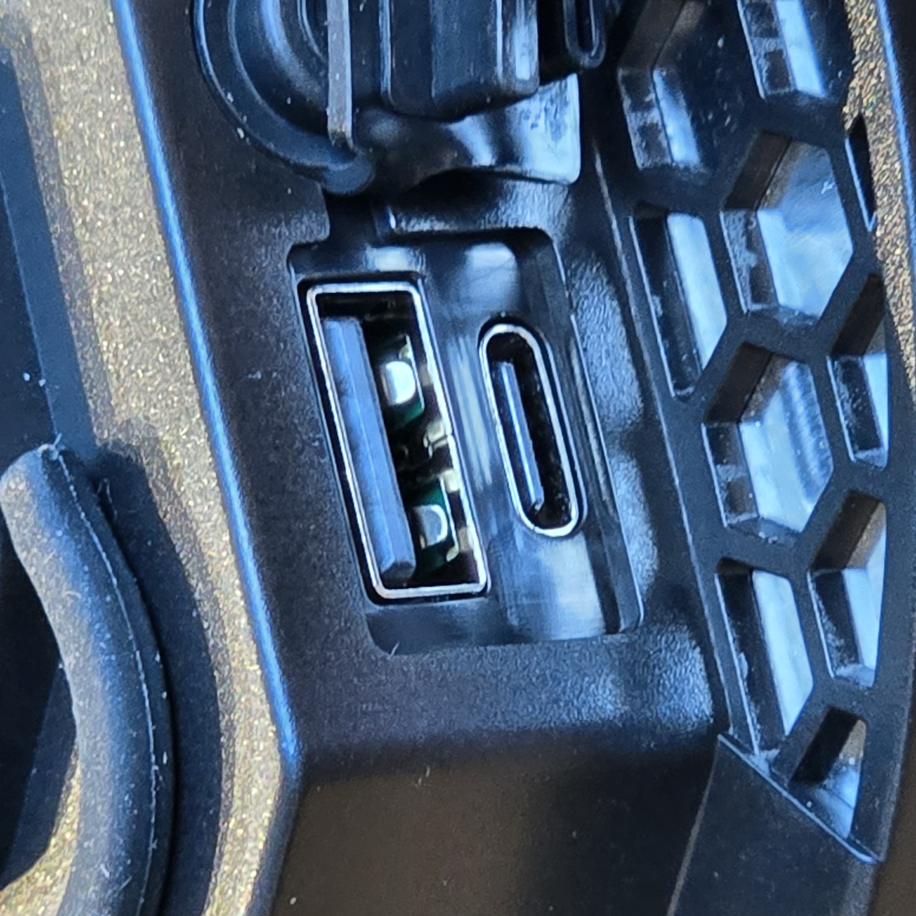 Owland UFO LED camping light 1300lm with hook magnet