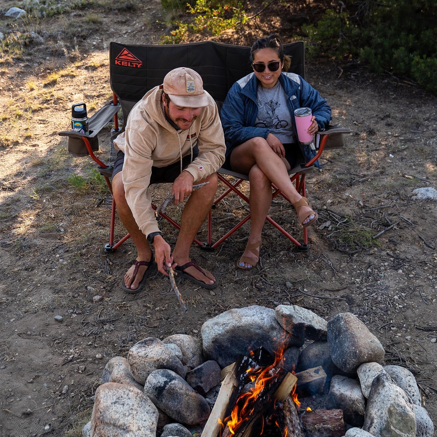 Kelty Loveseat 2-person camping chair quilted low seat with cup holders
