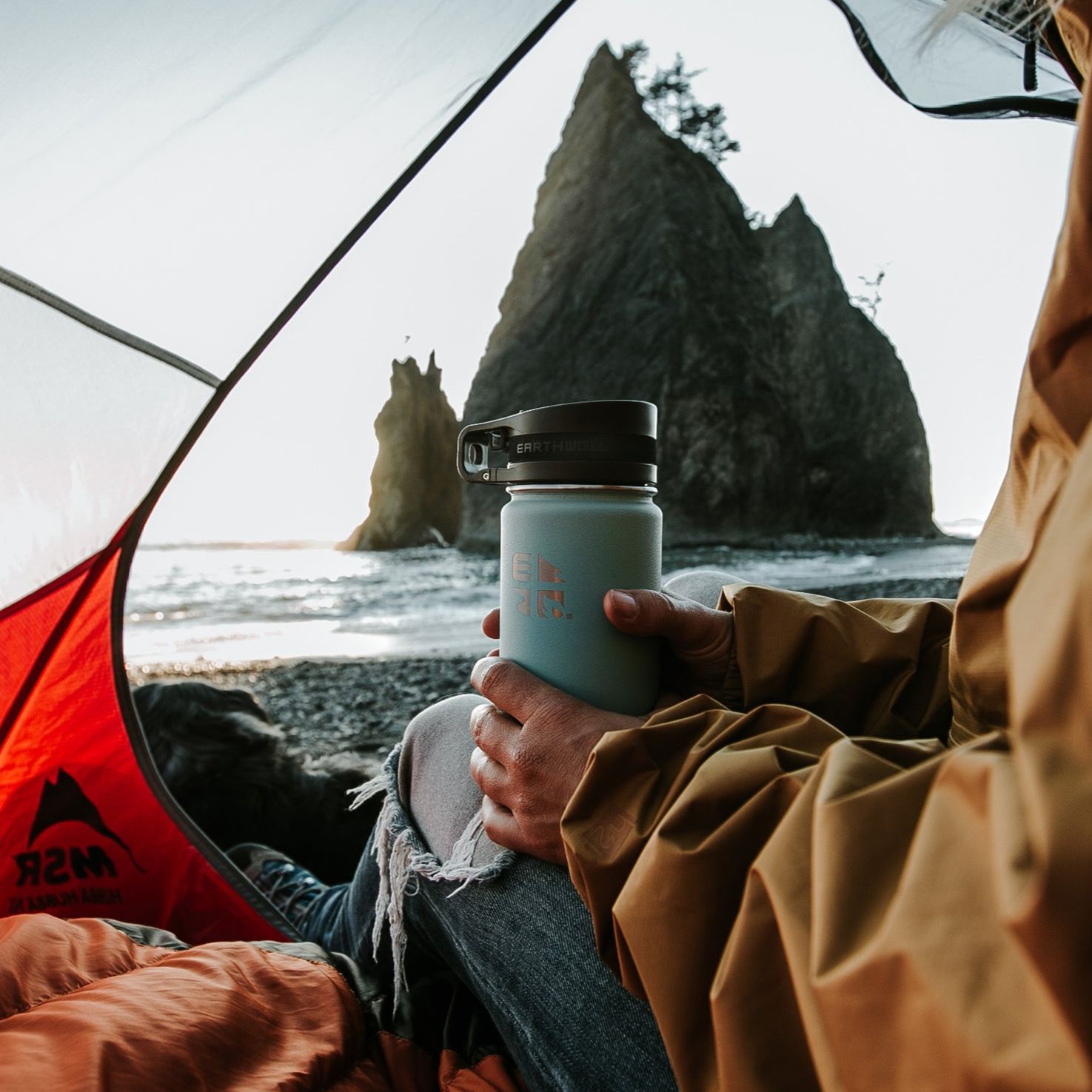 Earthwell 12oz Roaster Loop Bottle
earthwell 12oz bottle
small insulated bottle Malaysia
compact vacuum flask
hot and cold bottle for hiking
BPA-free drink bottle
stainless steel thermos