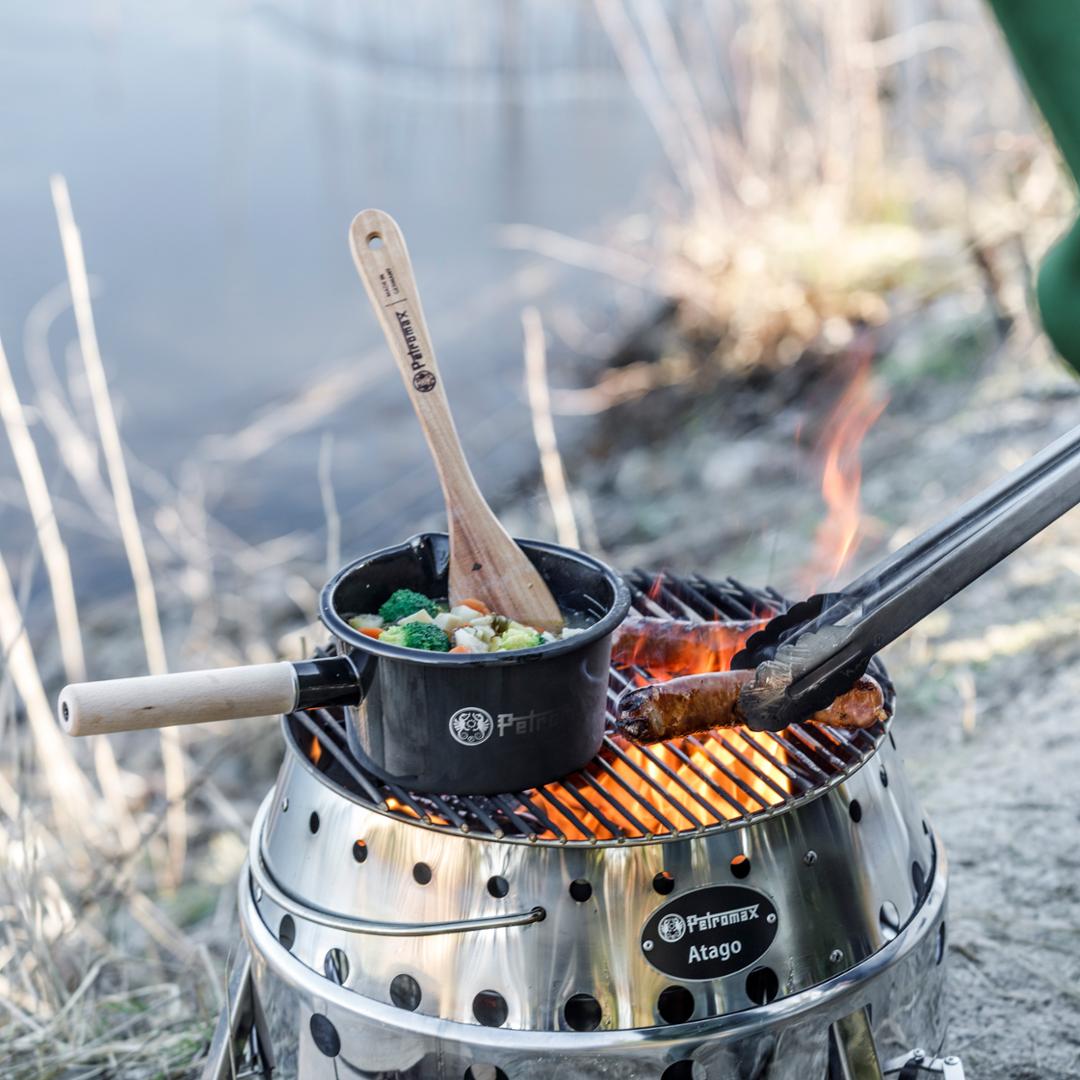 Petromax Enamel Saucepan – 500 ml & 1 L Outdoor Pot with Wooden Handle