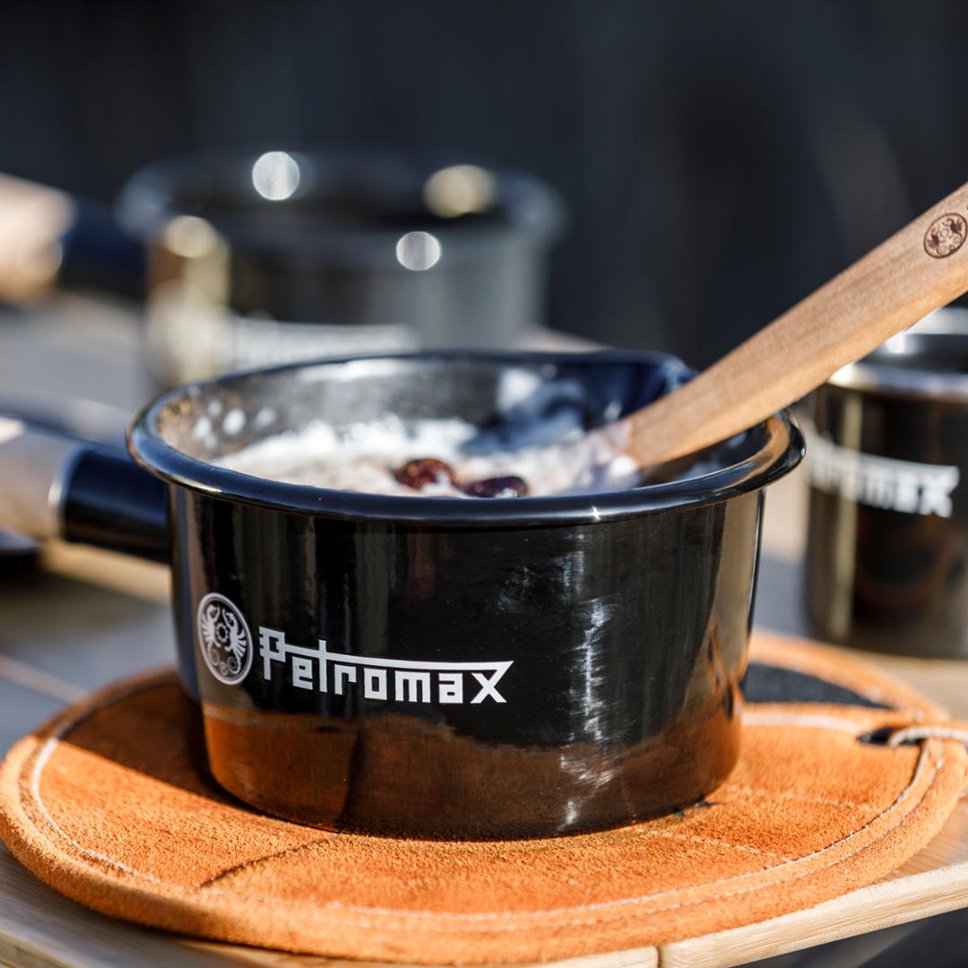Petromax Enamel Saucepan – 500 ml & 1 L Outdoor Pot with Wooden Handle