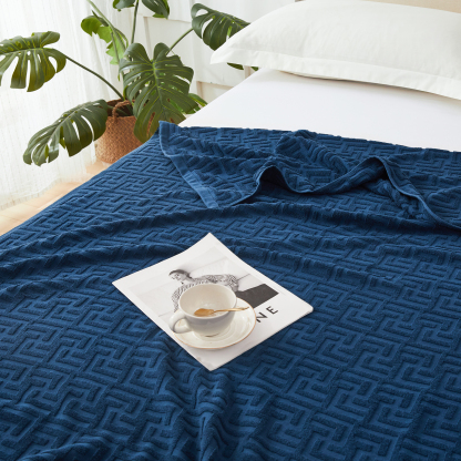 AYO タオルケット シングル ブランケット 綿100% コットン おしゃれ エアーケット キルトケット 抗菌 肌掛け 軽量 柔らかく肌触り 毛玉が出ない 毛布 オールシーズン 夏用 ソファー用 丸洗いOK 吸湿速乾 母の日 父の日 誕生日のプレゼント（ネイビー，140*190cm）