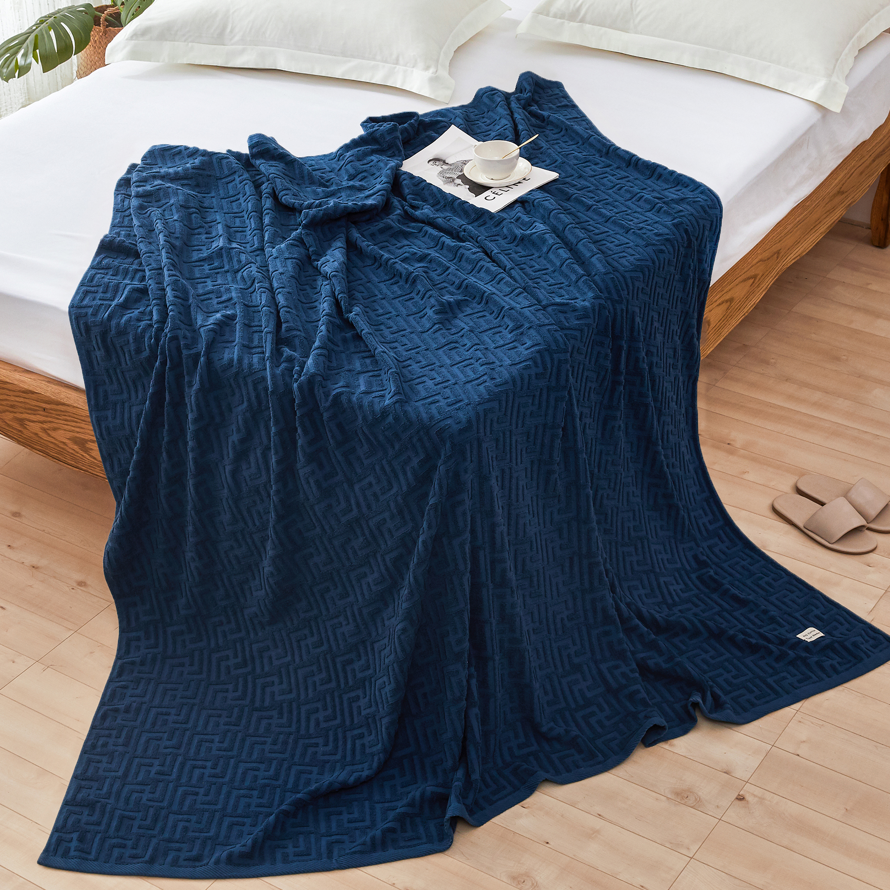 AYO タオルケット シングル ブランケット 綿100% コットン おしゃれ エアーケット キルトケット 抗菌 肌掛け 軽量 柔らかく肌触り 毛玉が出ない 毛布 オールシーズン 夏用 ソファー用 丸洗いOK 吸湿速乾 母の日 父の日 誕生日のプレゼント（ネイビー，140*190cm）