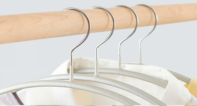 AYO ハンガー すべらない 20本セット かたくずれ防止 スーツハンガー 跡がつかない 衣類 多機能収納 洗濯物干し 型崩れ防止 衣類を大切に 乾湿両用 人気ランキング グレー