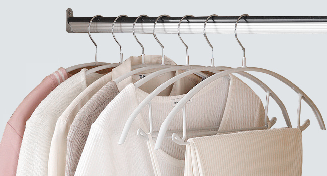 AYO ハンガー すべらない 20本セット かたくずれ防止 スーツハンガー 跡がつかない 衣類 多機能収納 洗濯物干し 型崩れ防止 衣類を大切に 乾湿両用 人気ランキング グレー