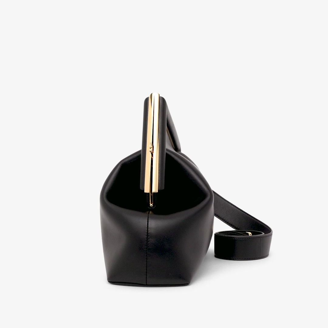 VERY雑誌掲載！『東原亜希同項』【FENDI】新作、大人気