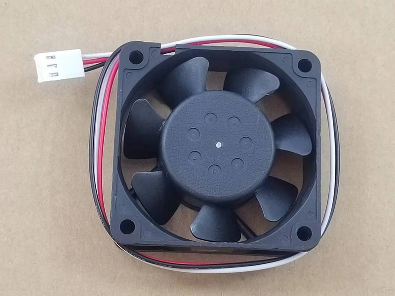 NMB-MAT 2408NL-04W-B59 ファン 60×60×20mm 3 線 12V 0.14A