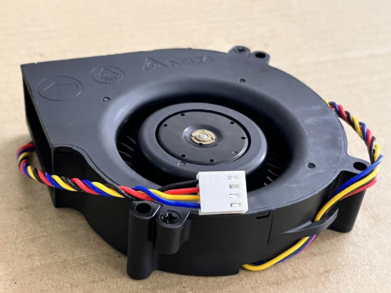 DELTA BCB1012UH 強風ターボファン DC12V 3.84A 97×87×25MM 4 線 PWM 制御