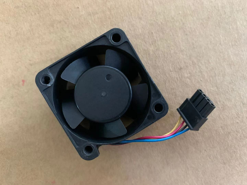 Y.S.TECH NYW04020005BSS 4020 4cm 5V 0.32A 4 線式 PWM 冷却ファン