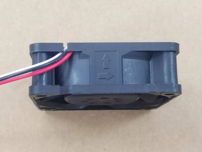 NMB-MAT 2408NL-04W-B59 ファン 60×60×20mm 3 線 12V 0.14A