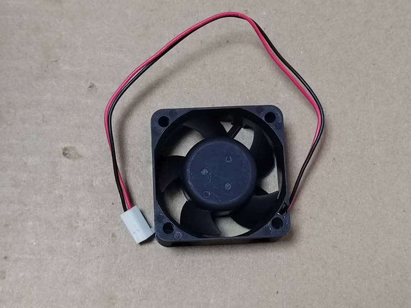 1pcs DELTA AUB0524VHD-6Y78 DC24V 0.15A 5020 industrial computer inverter fan 2pin
