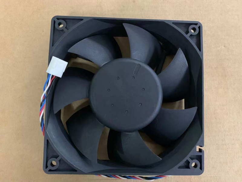 Delta AFC1212DE-SP02 12cm 12V 1.6A 4線式 PWM サーモスタット ボールファン