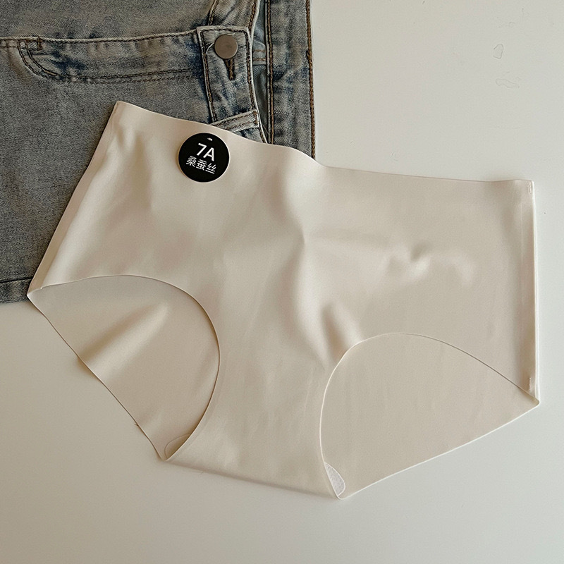 Mulberry Silk Seamless Antibacterial Panties for Woman