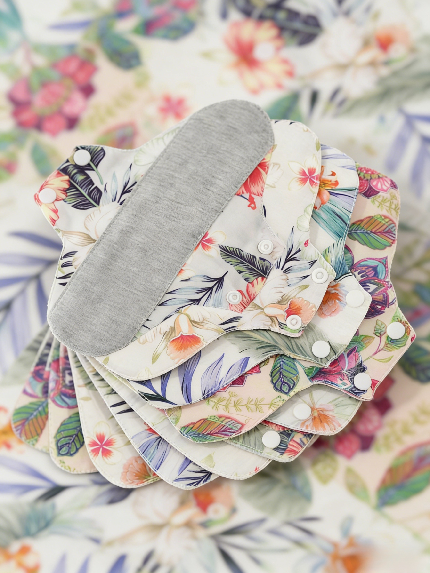 Graphene antibacterial adult anti-leakage pads