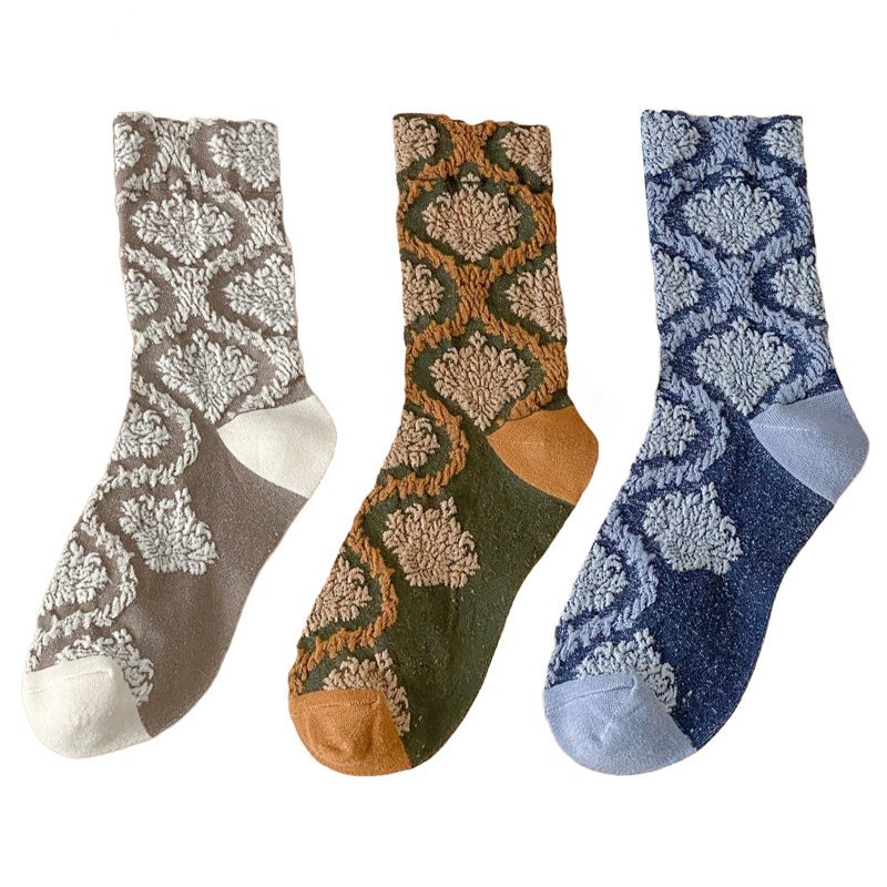 日本風ミドルカット・エンボス柄ソックス