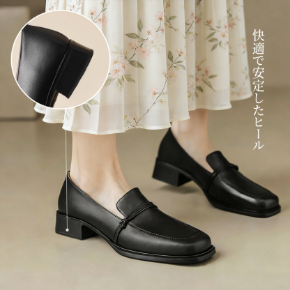 靴擦れしにくいソフトなかかと設計と安定したヒールの細部デザイン