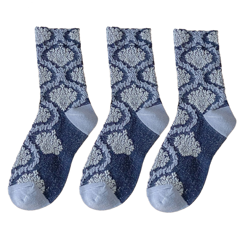 日本風ミドルカット・エンボス柄ソックス