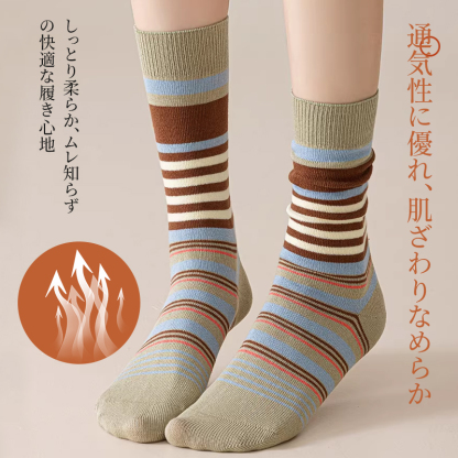吸湿・通気性に優れ蒸れを防ぐしっとり柔らかなストライプソックス