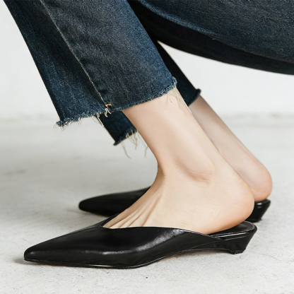 オフィス向けポインテッドトゥミュール