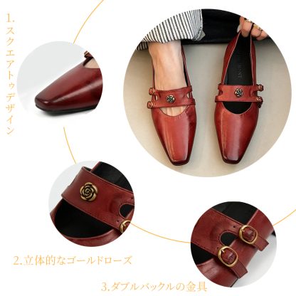 アンティークゴールドのローズモチーフとダブルバックルの金具ディテール