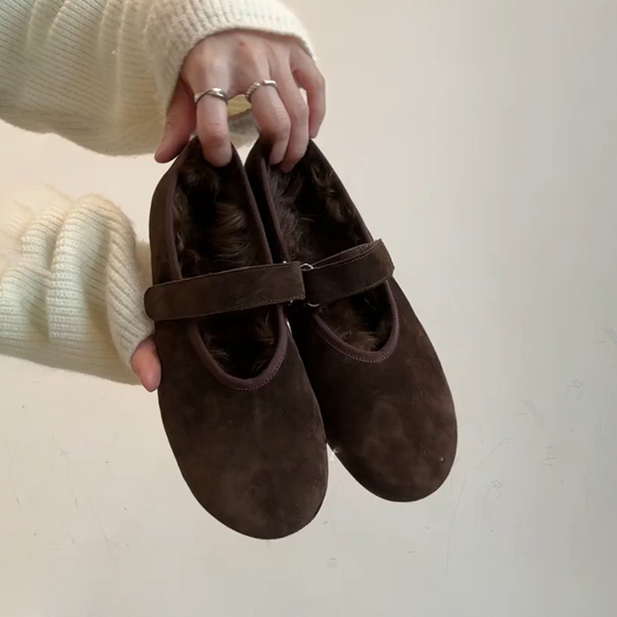 日系レトロなマリージェーンシューズ｜マジックテープデザイン、裏起毛で暖かい