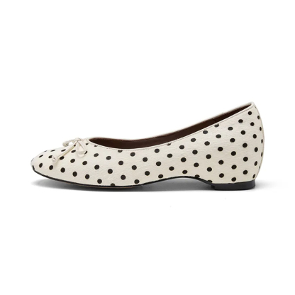 【本革＆立体的リボン】レトロドットフラットパンプス｜4cmマイクロヒール・歩いても痛くない・通勤＆デート万能・低身長さんも脚長効果抜群