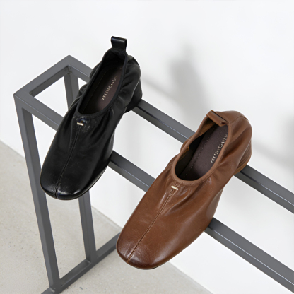 Emiwalkヴィンテージスクエアヒールレザーパンプス