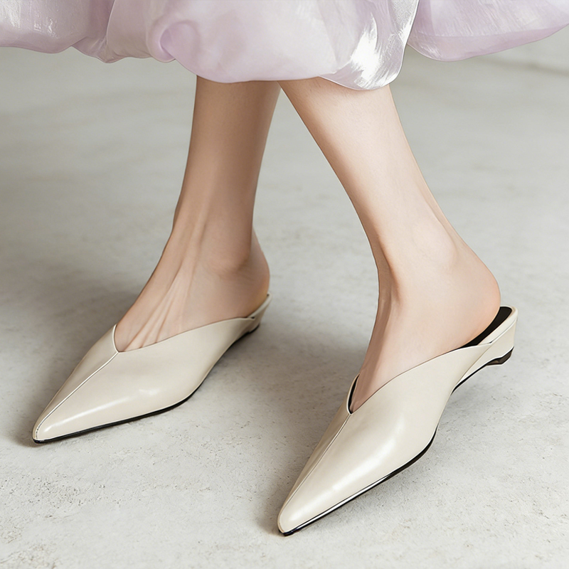 オフィス向けポインテッドトゥミュール