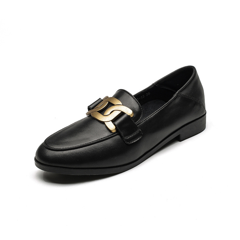 メタルバックルのフラットローファー-emiwalk