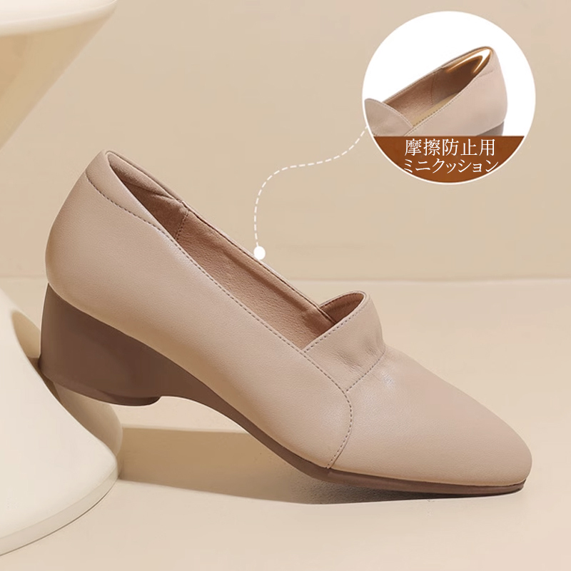 靴擦れを防止する踵のミニクッション 優しい肌当たりのディテール