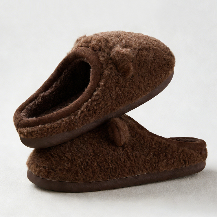 かわいい起毛仕様の保温ルームシューズ