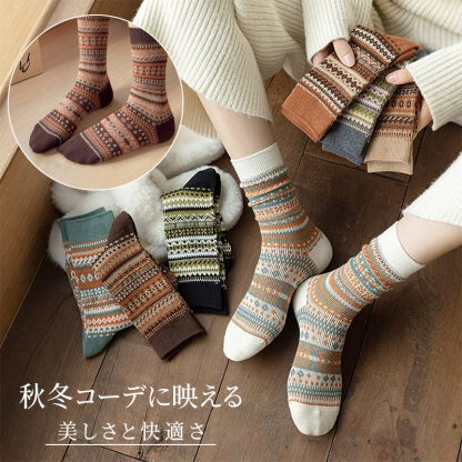 ローファーやスニーカーに合わせたチェック柄ソックスのコーディネート例