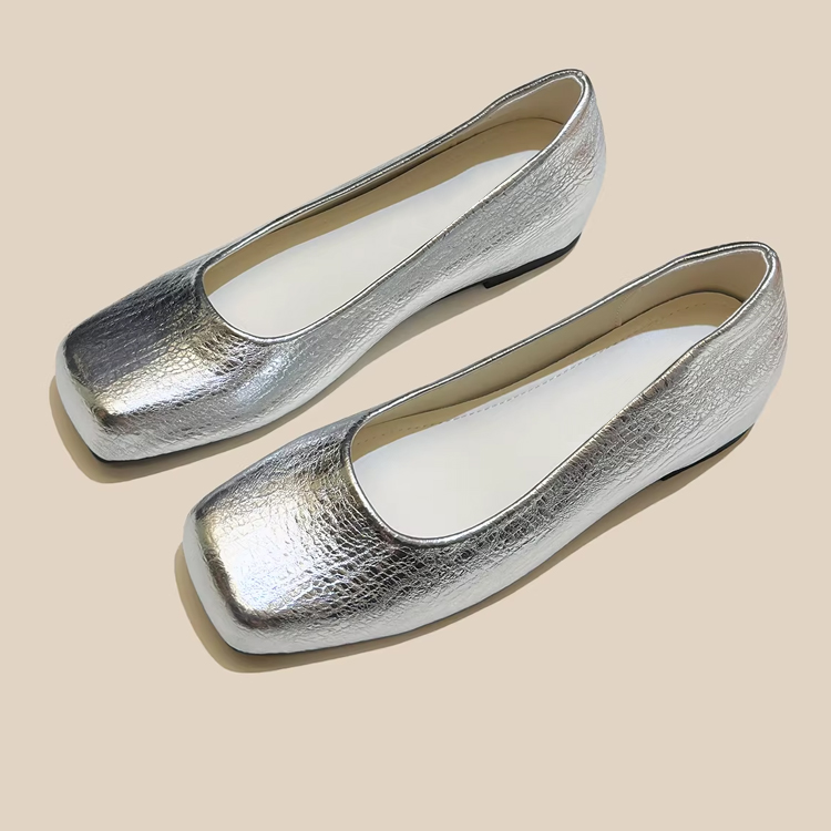 【クラシックドット＆4cmマイクロヒール】柔らか浅口パンプス｜痛くない・滑り止め・通勤＆日常万能・低身長さんも脚長効果・レトロで大人可愛い