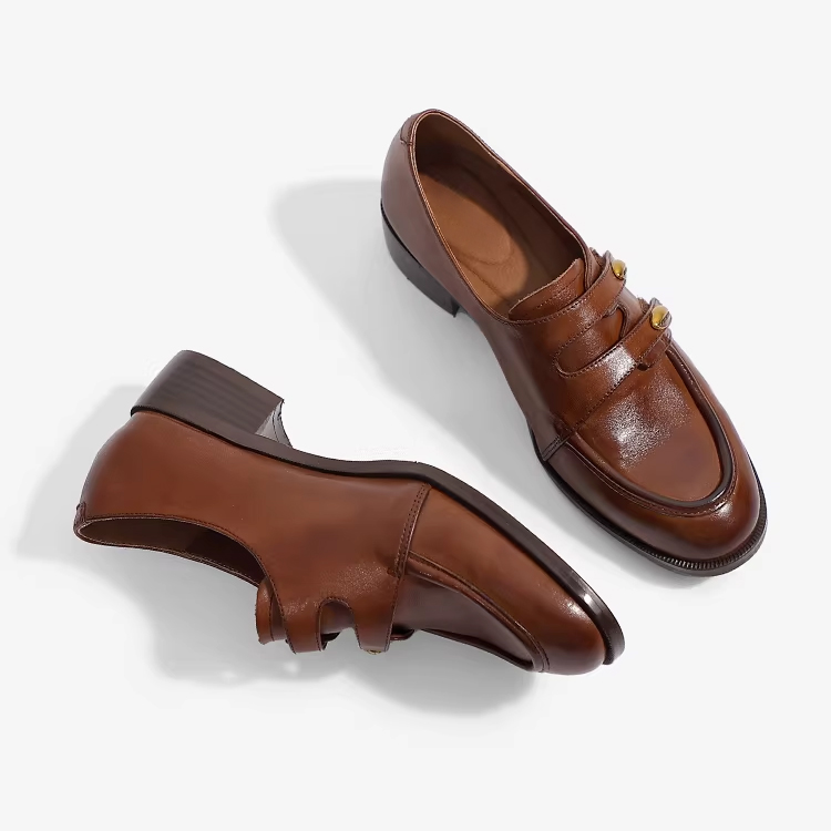 「牛革×静音ソール」レトロでエレガントなローファー｜やわらかく疲れにくく、マジックテープ仕様