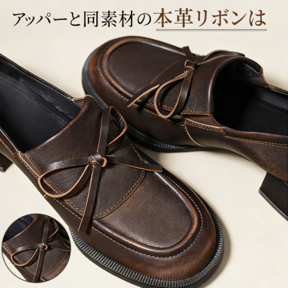 大人上品な印象を与える同素材の本革リボンデザイン詳細