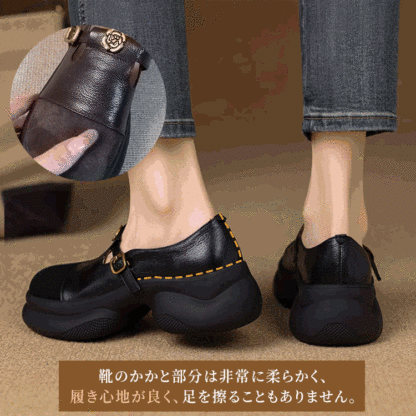 靴のかかと部分が非常に柔らかく靴擦れを防ぐ機能性と手で曲げられる柔軟性