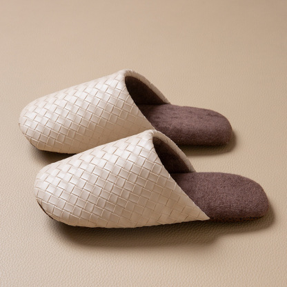 滑りにくい 軽量ルームスリッパ