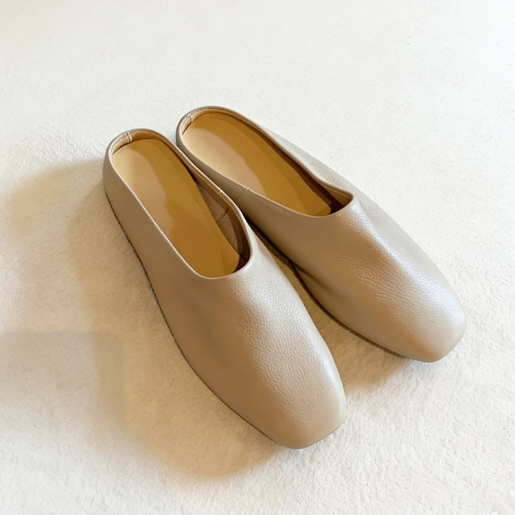 やわらかなミュールサンダル