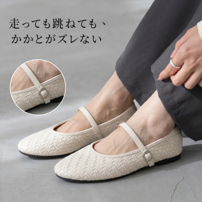 ストラップパンプス アプリコット 踵がズレないアジャスター付き扣帯と着用感