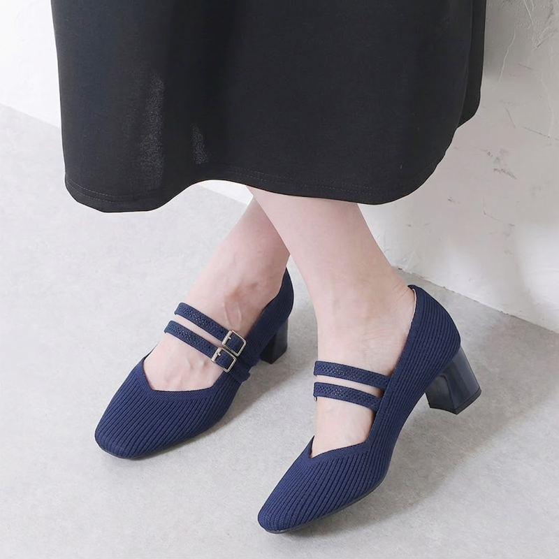 スクエアトゥ×ニットアッパーの軽量ヒールパンプス