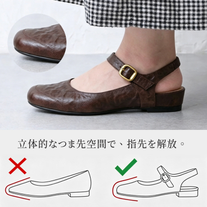 指先を解放する立体的なつま先空間設計と一般的なパンプスとの比較図